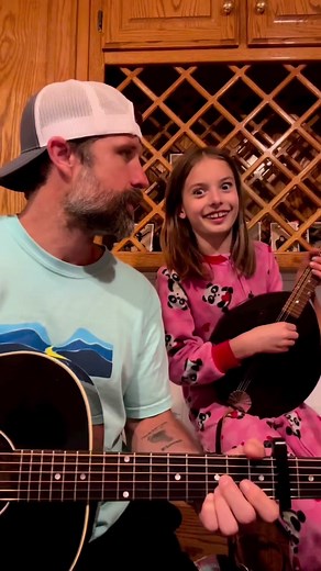 Lolly’s new favorite song. True story time #taylorswift #walkersversion #swifttok #swifties