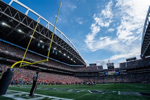 Seahawks-Colts weather: Flood concerns, rainy morning ahead of Week 15 matchup in Seattle