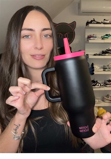 Muy YO el color! 🖤🩷 #botella