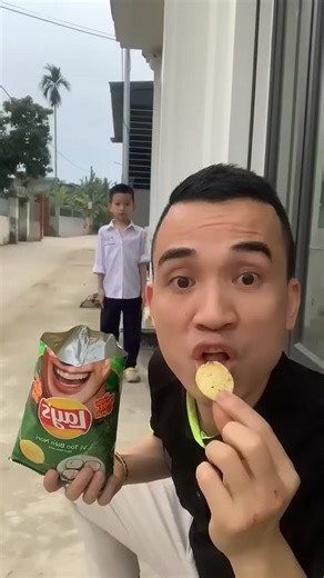 ASMR AMERICA'S (YP-471) ORIGINAL DUBBLE BUBBLE GUM (3 FRUIT FLAVORS) AND EATING...