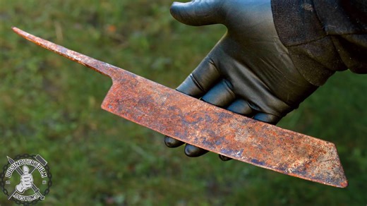 I rescued a rusty knife: watch me restore it! 🔪