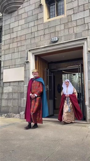 Norwich's Castle keep has reopened after being shut for five years! 👀 Today, visitors were greeted by Henry I at the reopening of the city's 900-year-old castle keep 👑 | EDP 24