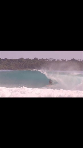 Welcome 2026 🌊🌴🏄 A small paradise for wave lovers. and stay closer to the waves Surf, stay, repeat #simeulue #surfinglife #ridethewave #island #surfvibes #lautindonesia | Ilan Surf Guide