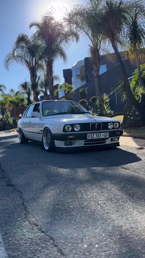 Calming. 🧘🏽‍♂️ #bmw#e30#bagged#airsuspension#onair#lifeonair#stance#stancenation#explore#explorepage#viral#viralvideos#viraltiktok#fyp