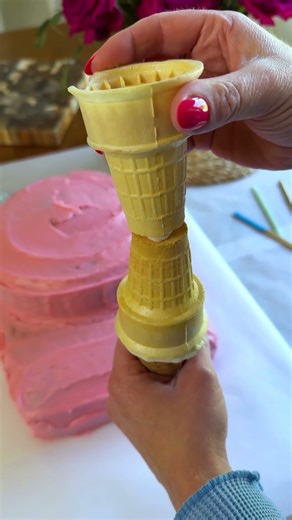 Easy way to make a Princess Castle birthday cake! 👑 #birthdaycake #princess #castle #kidsbirthday