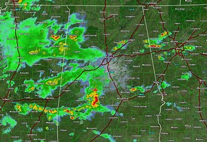6:20p Radar: Showers and occasional thunderstorms continue this July 4th evening. Current trends indicate that most of activity should continue to pulse down over the next few hours. #alwx | US National Weather Service Birmingham Alabama