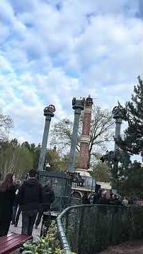 Nieuwe Efteling-attractie Hooghmoed draait met bezoekers