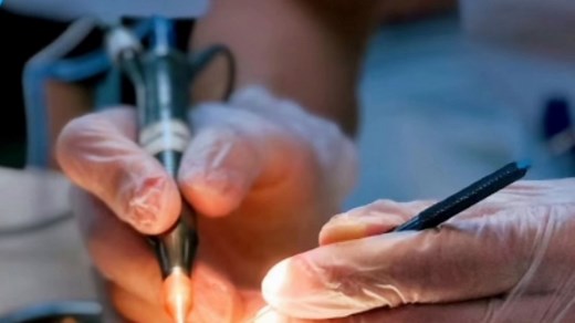 Alcon is helping shape the future of training for ophthalmologists with the Fidelis Virtual Reality Cataract Surgical Simulator. By creating an experience replicating surgical procedures and processes, we aim to develop Eye Care Professionals’ proficiency and preparedness to help patients #SeeBrilliantly. Learn more: alcon.com/innovation #Alcon | Alcon