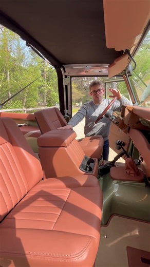 Fully Restored Defender 90 in Alfa Romeo Color!