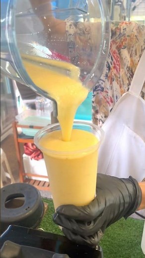 Tropical Bliss! 🍌🥭 Banana Mango Smoothie Recipe You’ll Love”