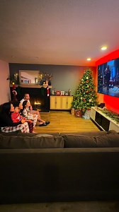 🎅 A personalized Santa greeting is available in multiple languages: • English • Romanian • Russian • French • German • Italian • Ukrainian • Spanish • Portuguese • Greek • Turkish ❤️ Give your child truly unforgettable emotions and the real magic of Christmas. Santa will personally address your child, say their first and last name, and even show their photo, creating a truly magical moment 💫 Place your order on the website and receive your ready video in just 15 minutes. ⏰ Order now before the