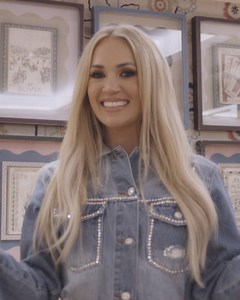 Feels great to be back in the UK celebrating the release of my new album Denim & Rhinestones! 💜🇬🇧 #London #DenimAndRhinestones | Carrie Underwood