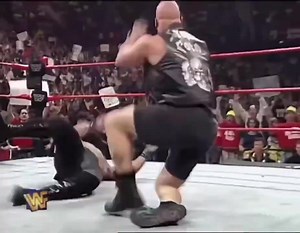 5.4K views · 195 reactions | A quick non–title match between WWF Champion Bret Hart and Faarooq from October 20, 1997 — a slice of late-90s chaos featuring two heavy hitters going at it. And the POP for Stone Cold Steve Austin? Absolutely nuclear.  #BretHart #Faarooq #StoneColdSteveAustin #WWF #AttitudeEra #WWFChampion #1997Wrestling #ProWrestlingHistory #MondayNightRAW #WrestlingClassic | The Chronicles Of Wrestling | Facebook