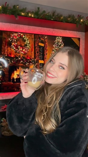 Que esta navidad no te gane la flojera y dale un twist a tu día con🎄 #NESCAFÉLATTE #TuDiaComoATiTeLatte #Publicidad @nescafemex | Samantha Vázquez