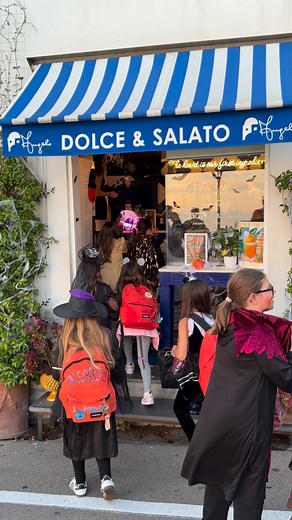 Our Halloween 2025! 🎃👻 This was our beautiful Halloween Sunset DJ set at Angelo Pasticceria In Positano. A recap of a fabulous night, full of vibes, dressed up kids trick and treating in continuation, night accompanied by quality cocktails, delicious prepared food menu, pizzas and bunch of best clients we could wish for! Our bakery have turned into the rave, and we already cannot wait to organise it all over again for next year! 🎃👻 A huge thanks in participation, contribution of laughs, and 