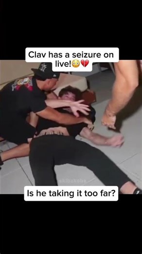 clav has a seizure on live! 😳💔 #streamer #shortsfeed #shortsviral #clavicular #clips #viralvideo