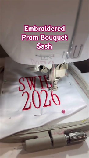 Love these sashes for prom flowers!