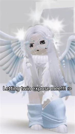 Letting twin expose mee!!! @Queen #idk #??? #bored #bff #roblox | Roblox