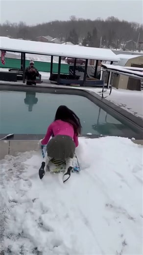 #swimming #funny #youtubeshorts #virelshirts #shortvideo #fashiontrends #comedy