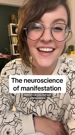 The neuroscience of manifestation✨ Research shows that when we visualize the life that we want, it reprograms the mind and rewires the brain to increase our motivation, help us believe that we’re capable of reaching those goals, and it trains the reticular activating system (RAS) to be more likely to notice opportunities that can lead us to that goal. It’s much easier to go through these visualizations with a guide, and so if you want some extra guidance, I have a hypnosis app called ✨Doddle✨ wi
