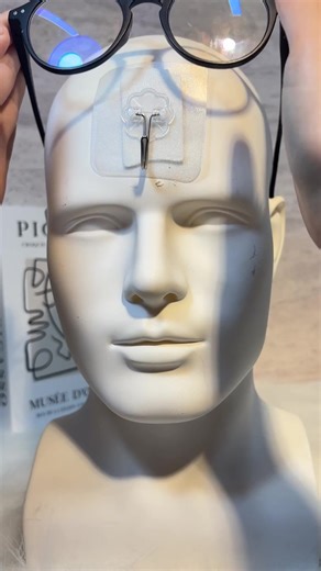 Revolutionary Clip-On Design for Glasses Wearers