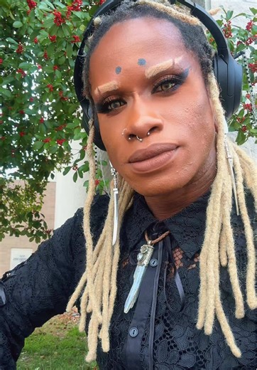 I get asked a lot about my pronouns. I honestly don’t think about it cause I’m still going to show up how I wish. Gender will not subdue my expression. Yes this avatar is male..but my soul is much more