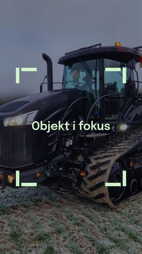 Challenger-mode: ON!🚜💥 Den här MT775E har brummat på fälten med kraft nog att få marken att skaka. Nu är det dags för nästa äventyr, kanske med dig bakom ratten? MT775E drar fram som en scenrockare på turné – plogar, plöjer och får marken att vibrera. Hoppa in i budgivningen och låt den här kraftpaketet rulla hem till dig! ⚡💪 Auktionen avslutas 2025-11-28 kl: 09:12 | Junora