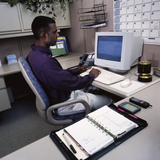 How to Change the Font Color on the Subject Line of an Email in Outlook | Techwalla