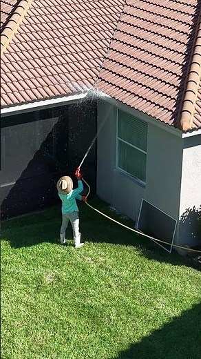Power Washing Crew shows off Full Window Wash Service in Naples FL