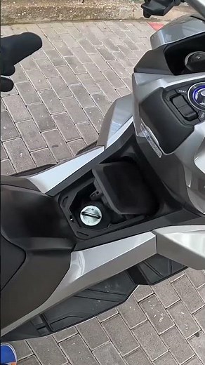 Honda ADV 350 REVIEW