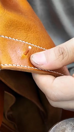 Crafted to Endure — Brass Rivets Meet Timeless Leather. #HandmadeLeather #LeatherArt #CraftedWithLove #leathergoods #leathercraft #leather #wallet #handmade #madeinusa #workshop #minimalist #asmr #CustomLeather #ArtOfLeather #LeatherDesign #VintageLeather #LeatherWorkshop #usa #unitedstatesofamerica | Leather Craft