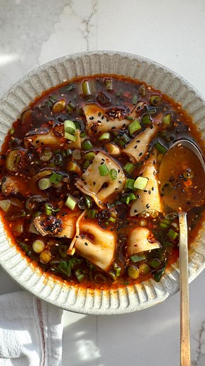 33K views · 25 reactions | my Embarrassingly Easy Potsticker (Dumpling!) Soup comes together in less than 30 minutes and tastes amazing. ✨ it’s super customizable based on your preferences (and variety of potsticker works!) and it’s ideal for chilly cozy nights. the full recipe can be found at the link in my profile! ✨ | How Sweet It Is | Facebook