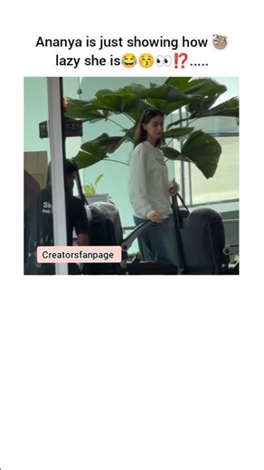 the way she sit in car#ananya#ananyapandey#lazy#funnymoments#fanpage#cute#actress#shorts#viral