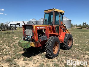 Versatile 150 Bi-Directional 4WD Tractor w/ Loader | Agriculture