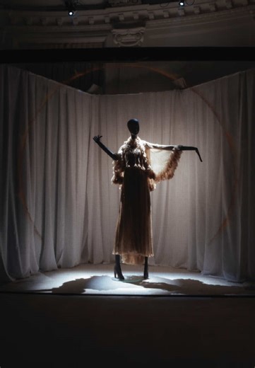 Alberta Ferretti Fall Winter 2026 designed by Lorenzo Serafini continues the Portrait of a Lady’s narrative of light, femininity and suspended elegance with a special installation at Palazzo Donizetti during Milan Fashion Week. #AlbertaFerretti