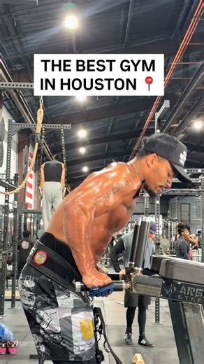 Wali - Man Time Fitness ™️ - CPT -📍DMV on Instagram: "The best gym in HTX @hns_training_facility Can’t wait to go back Full 20 Min EMOM Routine Min 1 : 3 muscle ups 25lbs Min 2 : 5 pull-ups 45lbs Min 3 : 7 Dips 70lbs Min 4 : 10 burpees Repeat until 20 minutes is reached #mantimefitness #findyourself"