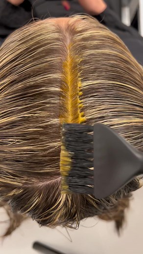 Root shadow and toner application on my client hair using @Schwarzkopf Pro UK #rootshadow #toner #haircolor #blondehair