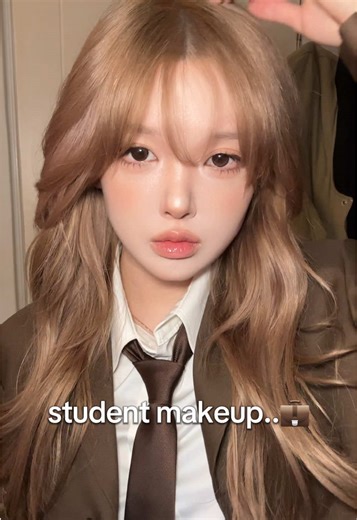 Student Makeup Tutorial for Everyday Looks