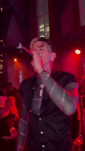 mgk performs Lonely Road after winning two awards