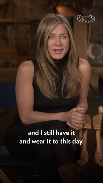 Jennifer Aniston and Lisa Kudrow Share What They Took From the 'Friends' Set