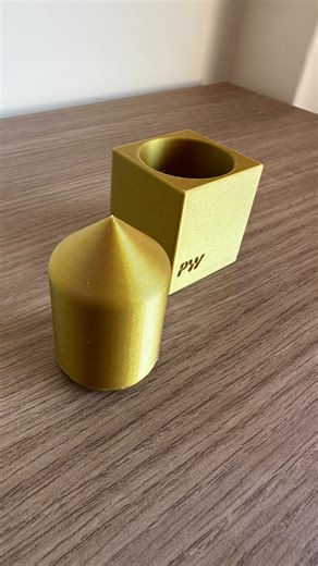 PuzzleWord on Instagram: "El mítico puzzle del cilindro imposible 🔐 Ahora también listo para imprimir en casa 🧩✨ CUBY lo resuelve… ¿vos podrías? 👀 STL disponible en mi perfil — Cults3D 📥 @cubypuzzles gracias por la inspiración 🙌##puzzles #juegosdeingenio #rompecabezas3d #puzzlechallenge #impresion3d #3dprinting #stl #stlfree #cults3d #puzzlelover #puzzleaddict #brainpuzzle #diseño3d #printinplace #puzzlecommunity #puzzleworld #cubypuzzles #makercommunity #