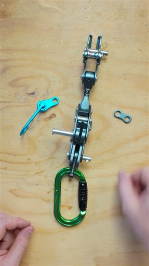 Attach the Magneato to Rope Runner Pro from Notch #arborist #notchequipment #treeclimbing
