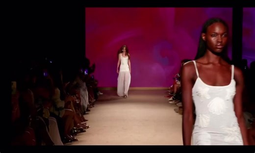 Leslie Amon Resort '26 Runway #miami #model #modellife #casting #miamiswimweek #modelwalk #runwaywalk