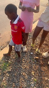 Ndo da hayani Maniini u dzhiya something These kids love me so much,vhari they saw me performing last night at Royal 🙏🏿💚 | Mizo Phyll