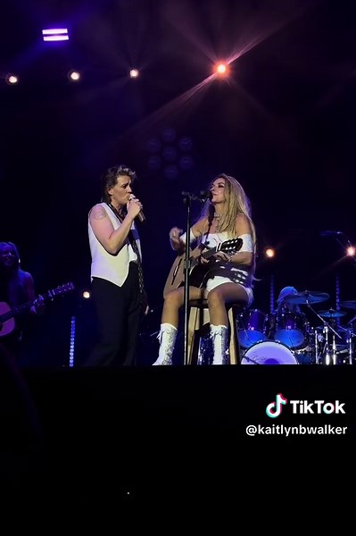 Shania Twain and Brandi Carlile's Stunning Duet Moment