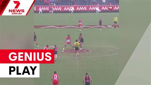 Brodie Grundy's genius ruck play against Nick Madden
