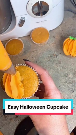 Quick and Easy Halloween Cupcake Tutorial