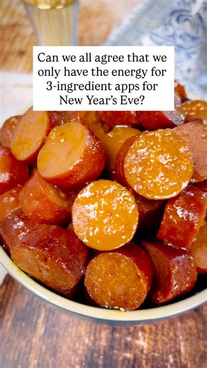 3-ingredient Slow Cooker Kielbasa is the easiest party appetizer with a sweet and tangy sauce! The best part–it doubles as a low-effort dinner over potatoes or rice. Gluten free folks, check the labels–not all kielbasa is GF. More info in the blog post! Comment RECIPE and I’ll send you the link! You can also get my Must-Make Recipes for a Gluten Free New Year sent to you instantly!⁠ ⁠ https://cupcakesandkalechips.com/slow-cooker-kielbasa/ #EasyAppetizers #GlutenFree #GlutenFreeAppetizer | Cupcak