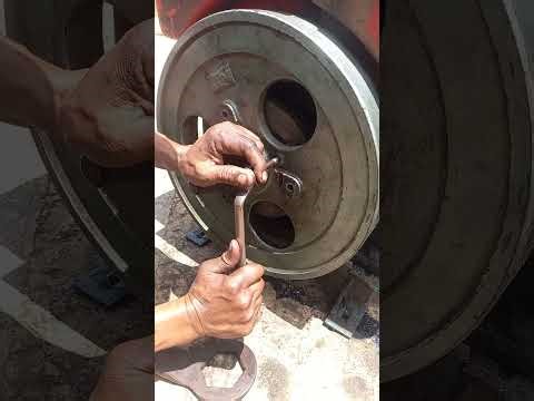 How to easily remove a flywheel