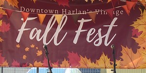 Harlan brings in fall with Vintage Fall Festival